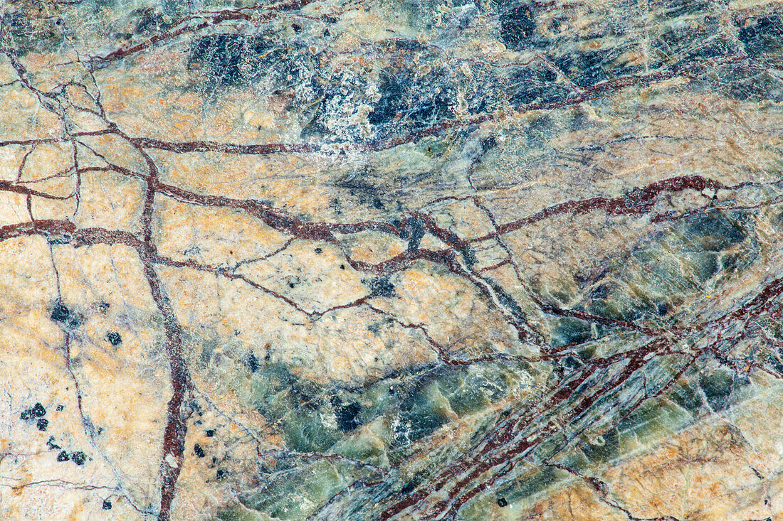 USA, Kalifornien. Detail einer geschnittenen Platte aus Marmorstein