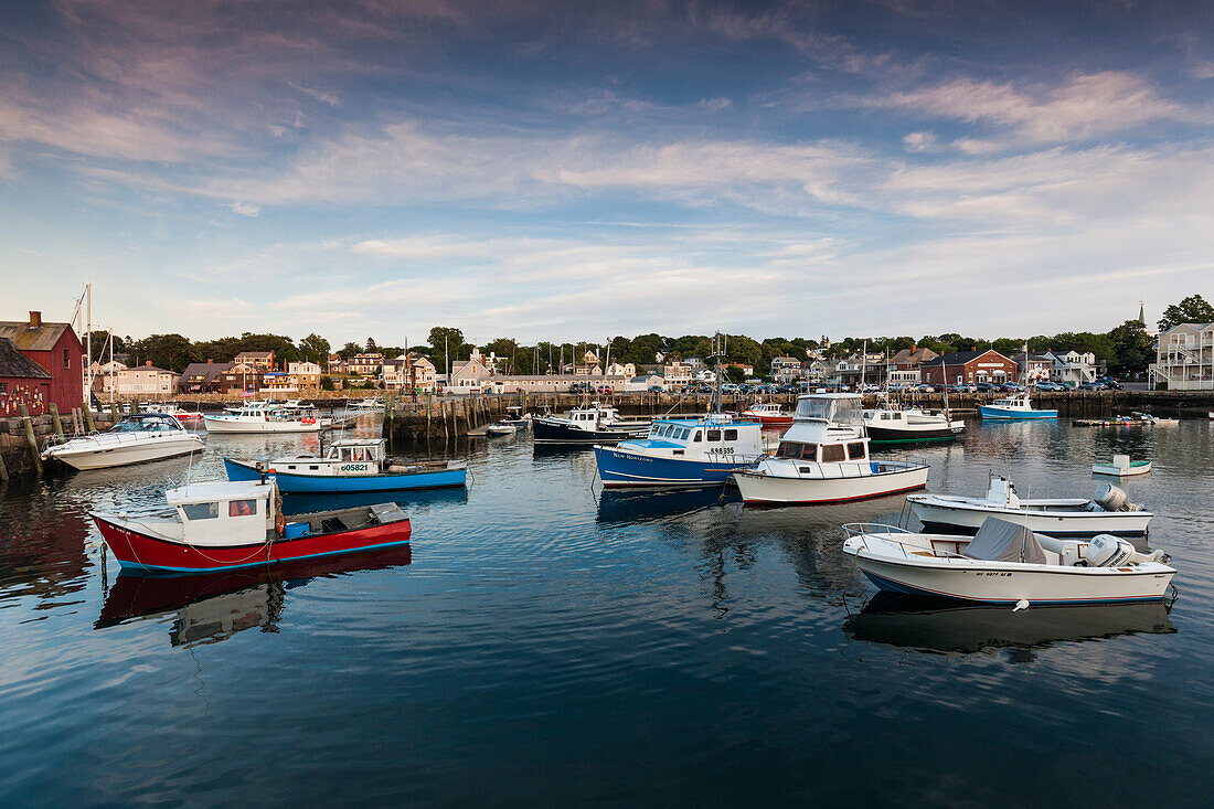 USA, Massachusetts, Cape Ann, Rockport, Rockport Harbor at dusk