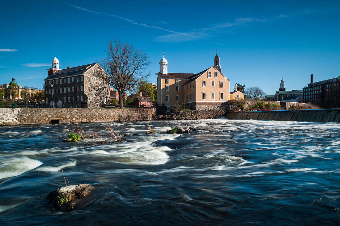 USA, Rhode Island, Pawtucket, Slater Mill Historic Site, first water-powered cotton spinning mill in North America, built 1793