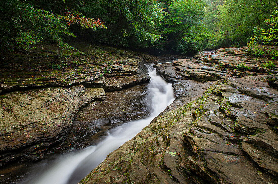Natürliche Wasserrutschen am Meadow Run. Ohiopyle State Park, Pennsylvania