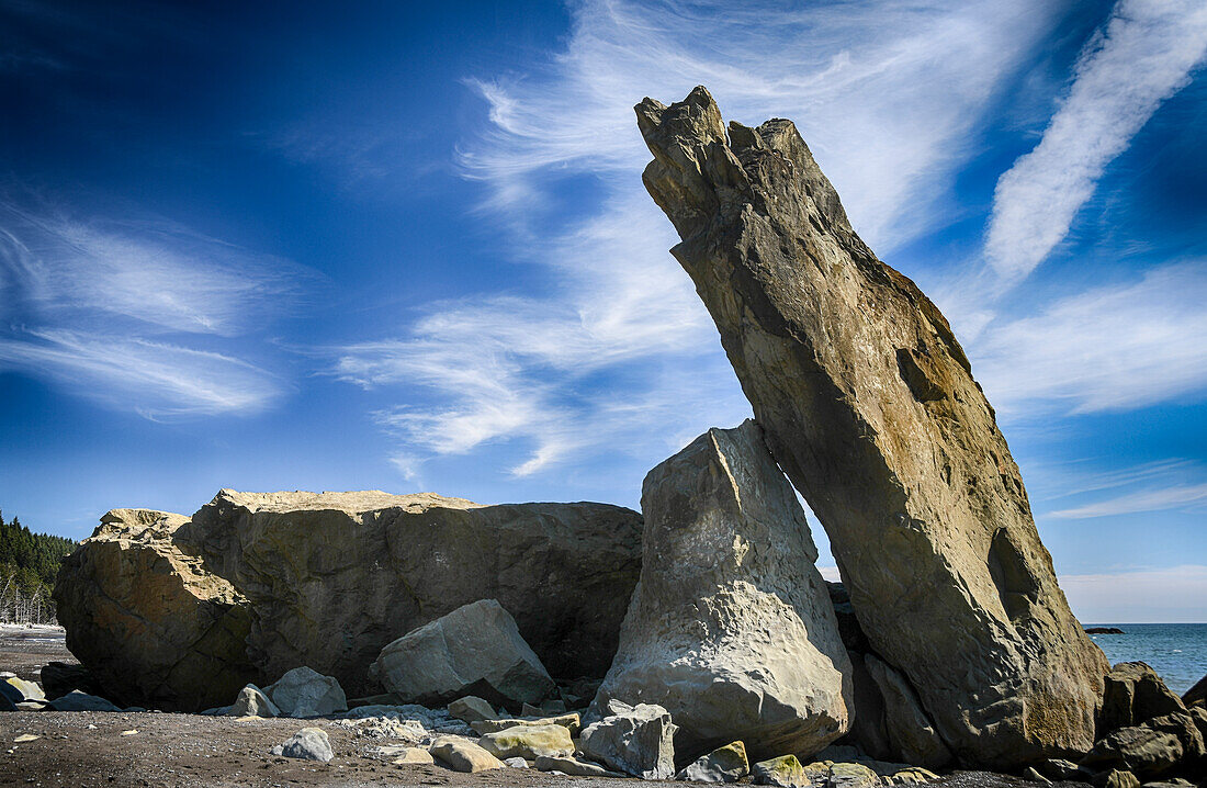 Felsplatten und Himmel, Rialto Beach, Olympic National Park, Bundesstaat Washington