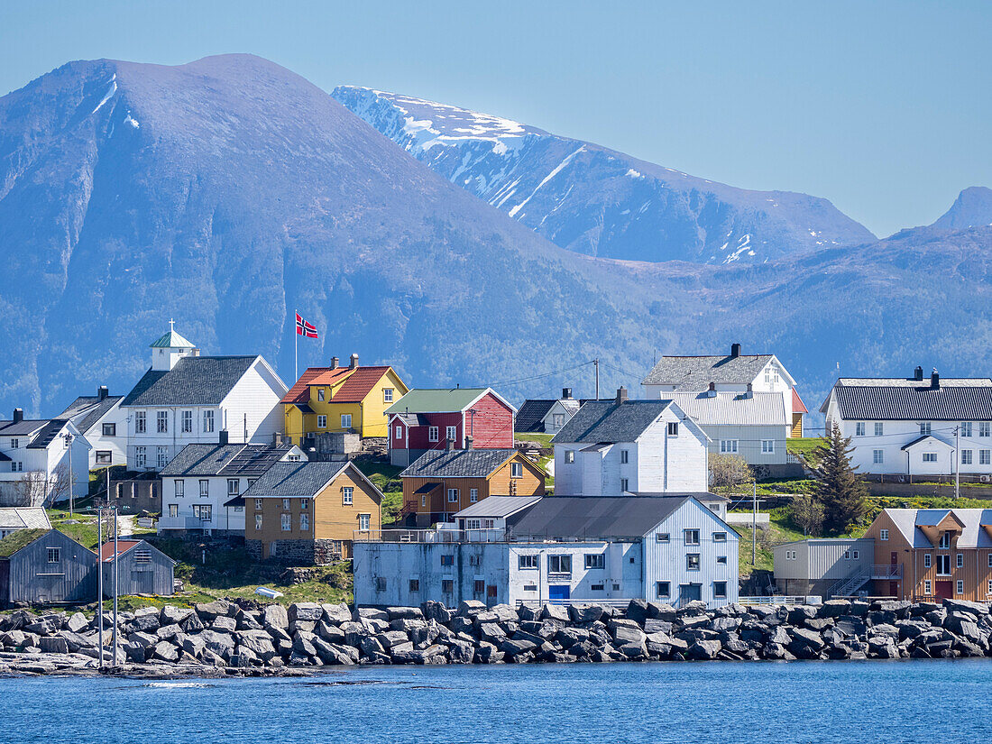 Ein Blick auf das Dorf Bjornsund, das 1968 von seinen Bewohnern verlassen wurde, Gemeinde Hustadvika, More og Romsdal, Norwegen, Skandinavien, Europa