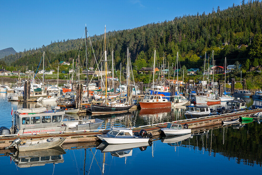 Der Hafen im Dorf Queen Charlotte, Graham Island (Haida Gwaii), British Columbia, Kanada, Nordamerika