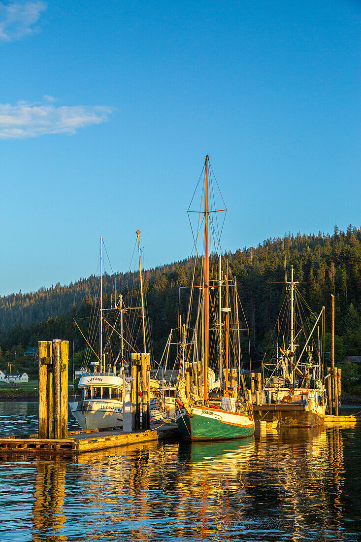 Der Hafen im Dorf Queen Charlotte, Graham Island (Haida Gwaii), British Columbia, Kanada, Nordamerika