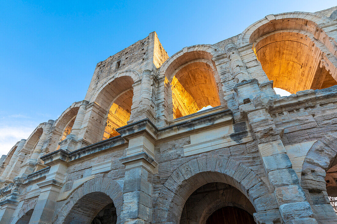 Amphitheater von Arles, UNESCO-Welterbe, Arles, Bouches-du-Rhone, Provence-Alpes-Cote d'Azur, Frankreich, Westeuropa