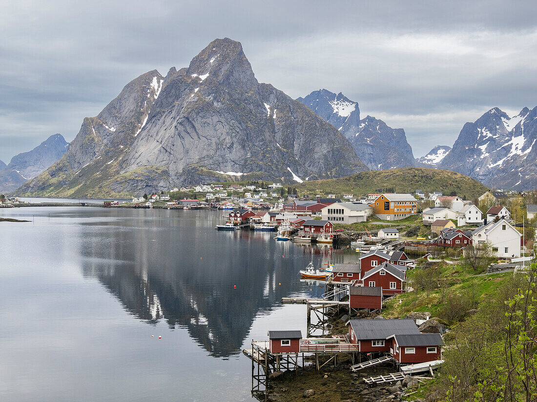 A view of the town of Reine, a fishing village on Moskenesoya in the Lofoten archipelago, Norway, Scandinavia, Europe
