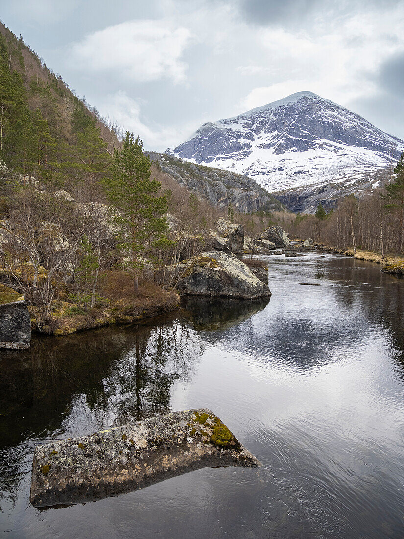 Musken (Masske), ein samisches Dorf in der Nähe des Hellemobotn, der schmalsten Stelle Norwegens, Nordland, Norwegen, Skandinavien, Europa