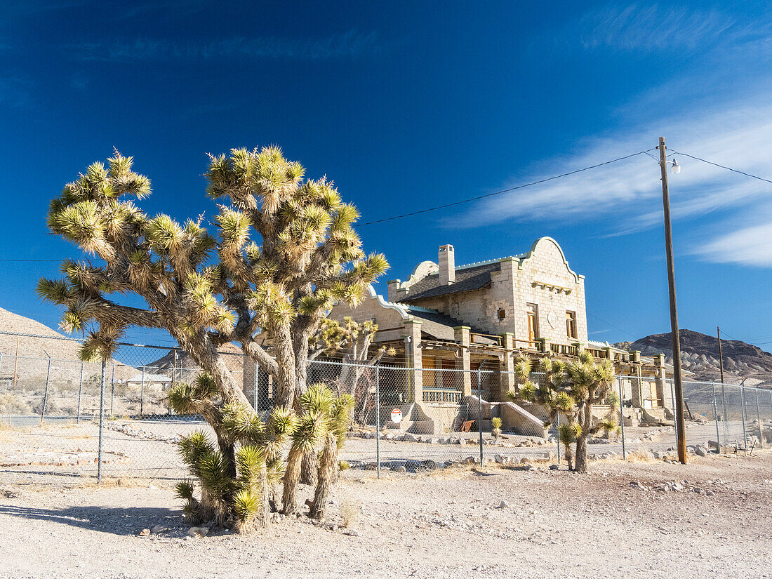 Abandoned Train Depot in Rhyolite, a … – License image – 13814255 ❘ Image  Professionals