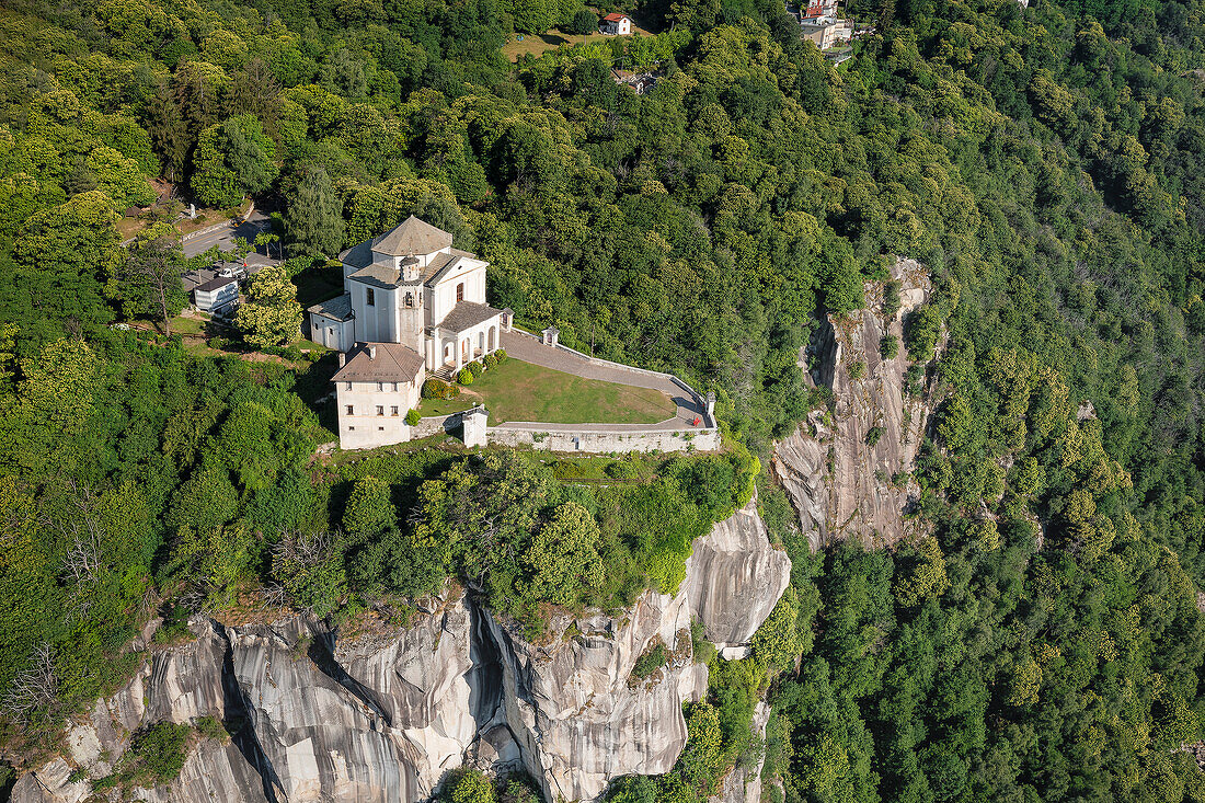 Pilgrimage church of Madonna del Sasso, Lake Orta (Lago d'Orta), Piedmont, Italian Lakes, Italy, Europe