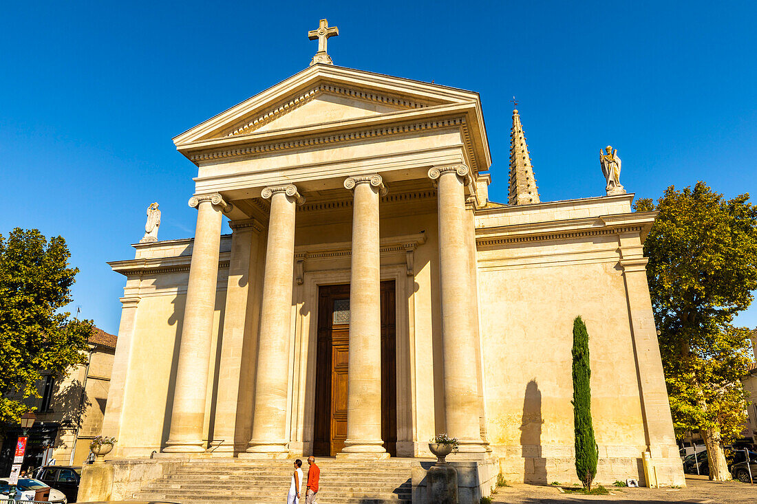 Eglise Catholique Collegiale Saint-Martin, Saint-Remy-de-Provence, Bouches du Rhone, Provence-Alpes-Cote d'Azur, France, Western Europe