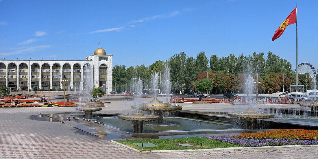 Springbrunnen auf dem Ala-Too-Platz, Bischkek, Kirgisistan, Zentralasien, Asien
