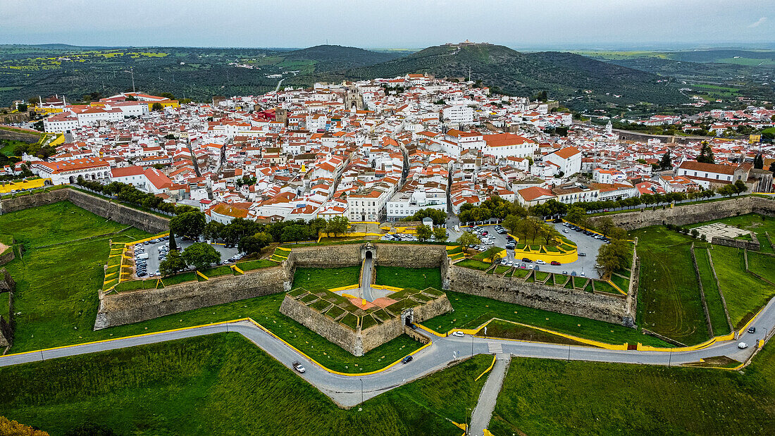 Luftaufnahme von Elvas, UNESCO-Welterbestätte, Alentejo, Portugal, Europa