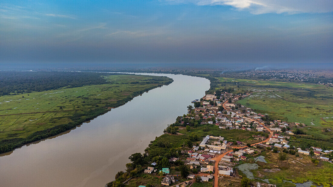 Evening light over River Gambia National Park, Gambia, West Africa, Africa