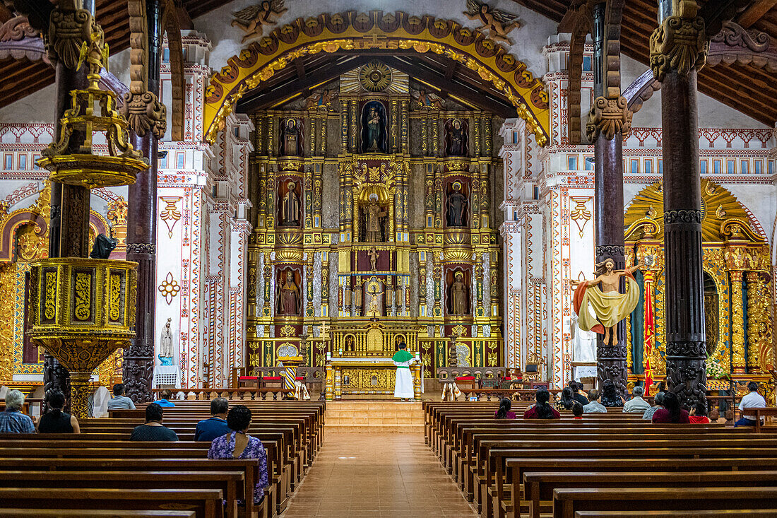 Innenraum der Mission San Ignacio de Velasco, Jesuitenmissionen von Chiquitos, Departement Santa Cruz, Bolivien, Südamerika