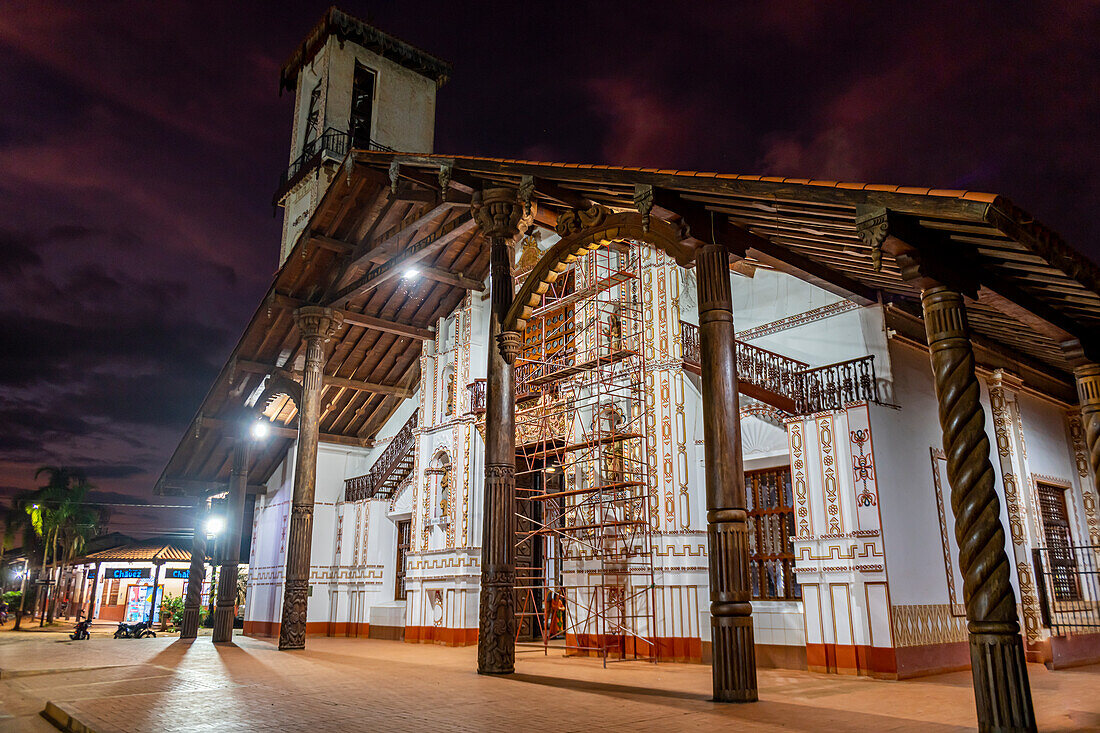 Mission San Ignacio de Velasco bei Nacht, Jesuitenmissionen von Chiquitos, Departement Santa Cruz, Bolivien, Südamerika