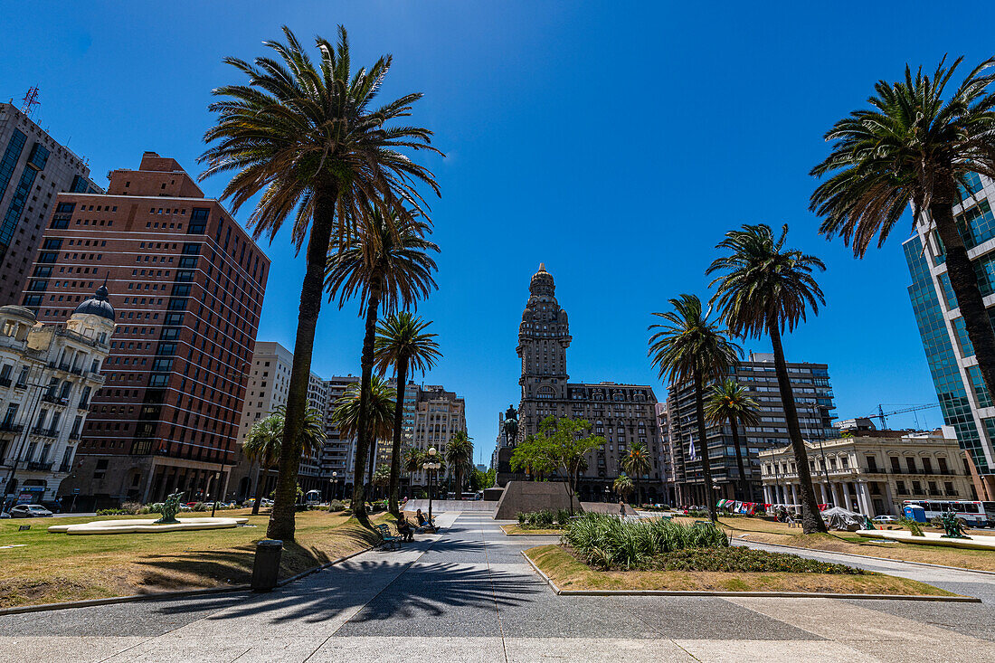 Independence Square, Montevideo, Uruguay, South America
