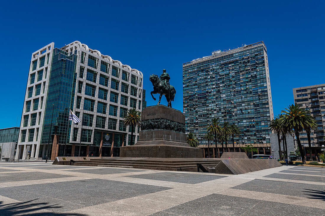 Independence Square, Montevideo, Uruguay, South America