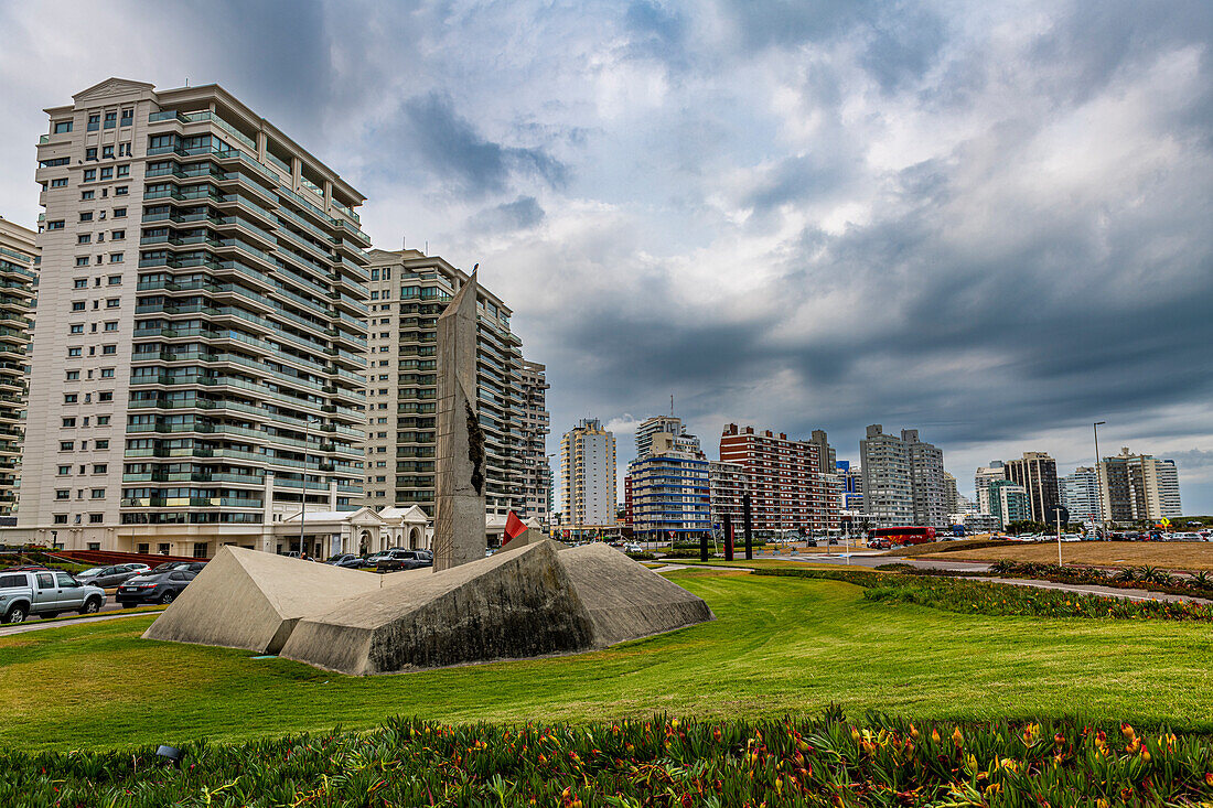 Downtown with the beach promenade, Punta del Este, Uruguay, South America