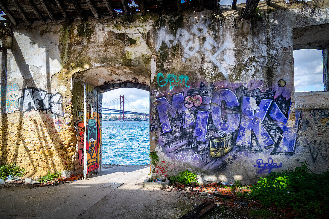 View of the Ponte 25 Abril bridge from Arialva, Lisbon, Portugal, Europe