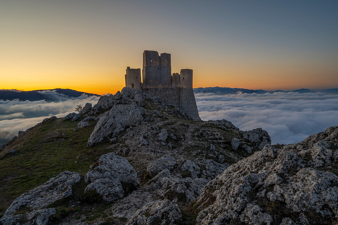 Rocca Calascio castle with cloud inversion, Calascio, L'Aquila, Abruzzo, Italy, Europe