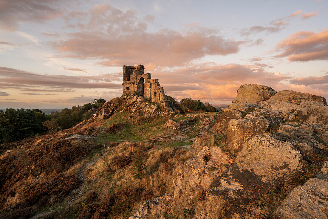 The Mow Cop castle on the Cheshire Staffordshire border, Cheshire, England, United Kingdom, Europe