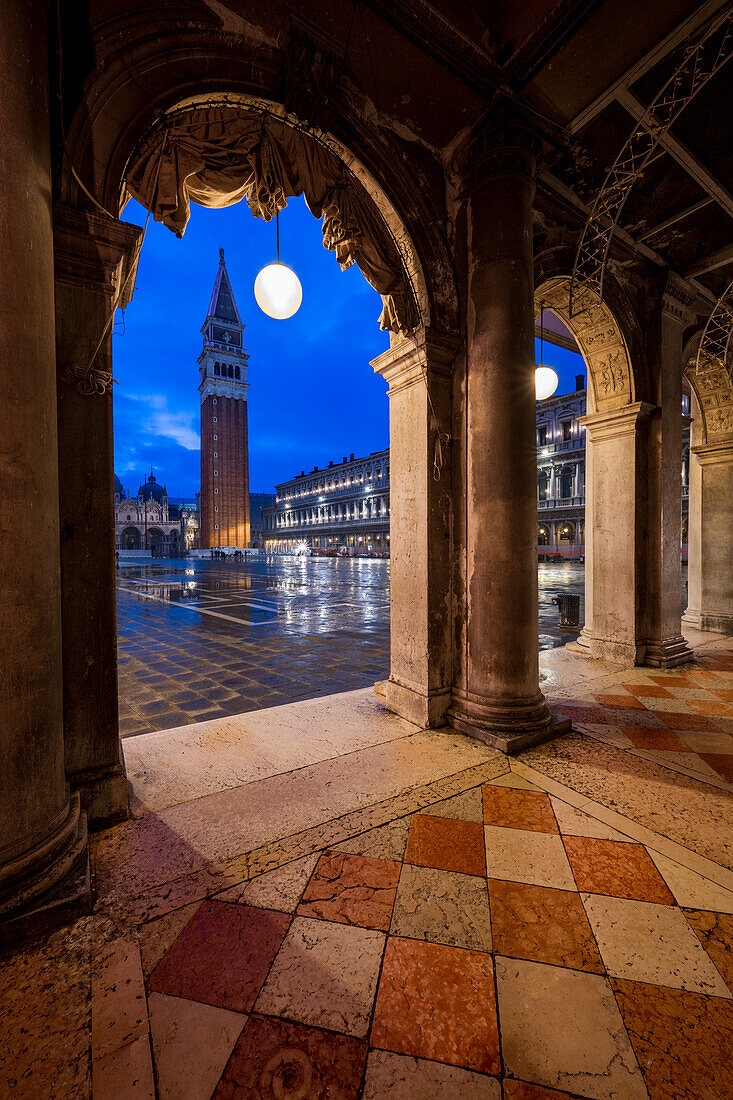 St. Mark's Square at night with the Campanile bell tower and the Basilica of St. Mark, San Marco, Venice, UNESCO World Heritage Site, Veneto, Italy, Europe