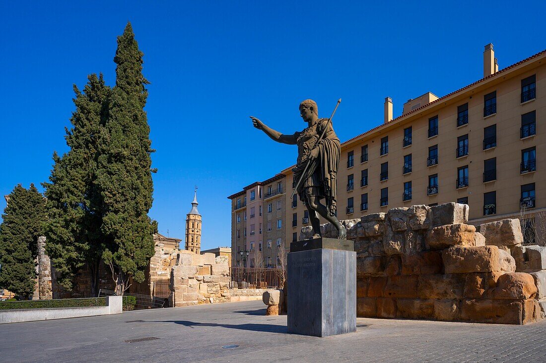 Monument to Caesar Augustus, Zaragoza, Aragon, Spain, Europe