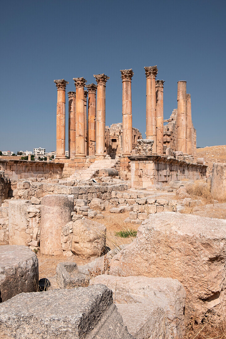 Artemis-Tempel innerhalb der archäologischen Stätte von Jerash, Jordanien, Naher Osten