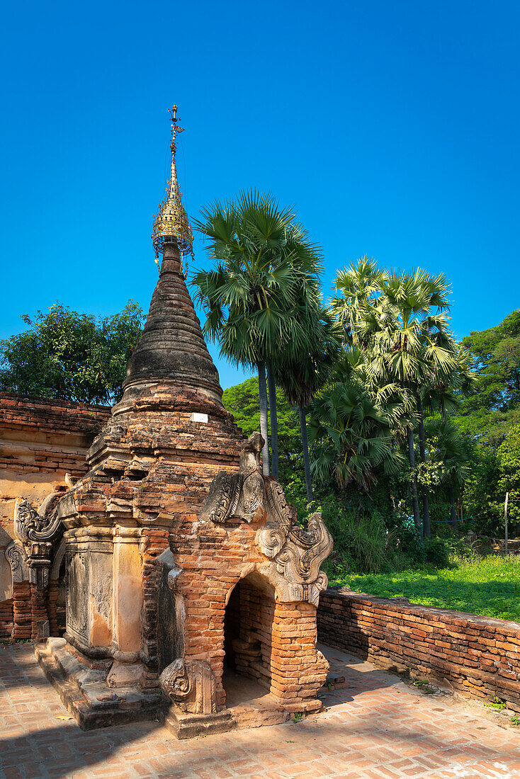 Yadana Hsemee Pagoda complex, Inwa (Ava), Myanmar (Burma), Asia