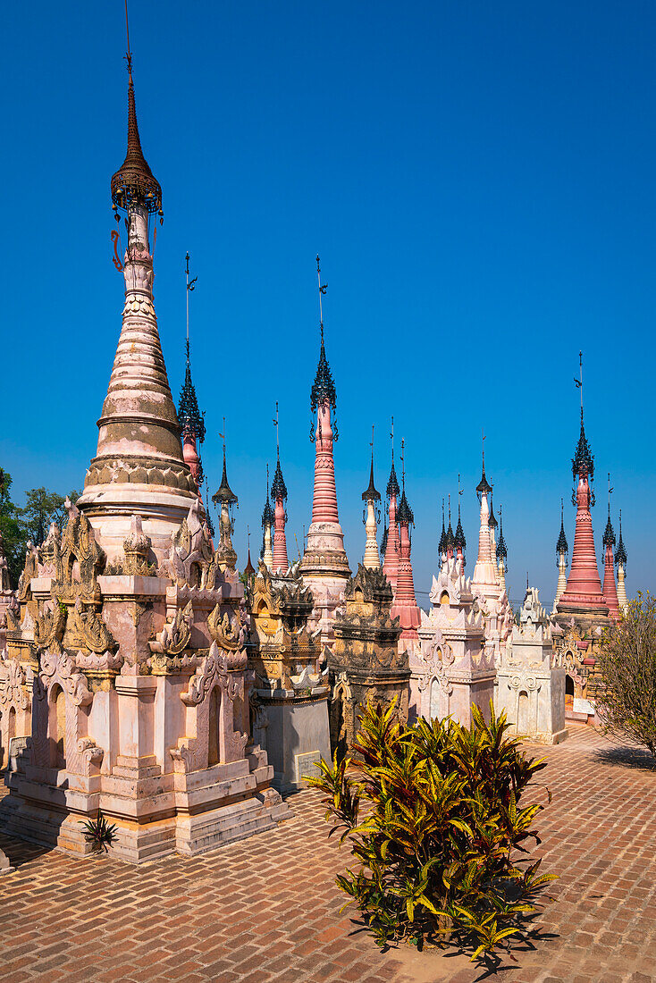 Kakku Pagodas (Mwe Taw Kakku Pagodas Complex), Inle Lake, Shan State, Myanmar (Burma), Asia