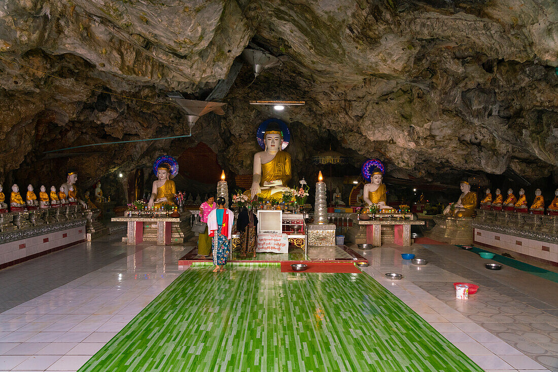 Buddha statues inside Kaw Ka Thaung Cave, Hpa-an, Myanmar (Burma), Asia