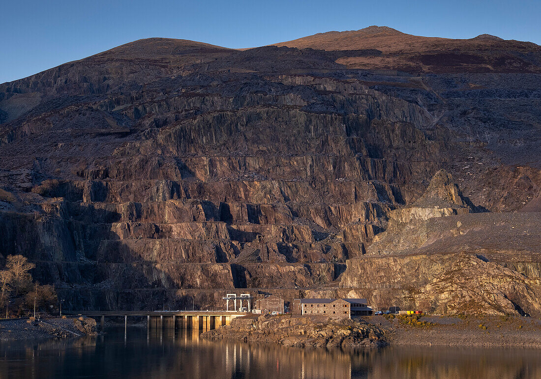 Dinorwic (Dinorwig) Power Station and Dinorwic Quarry across Llyn Peris, Eryri, Snowdonia National Park, North Wales, United Kingdom, Europe