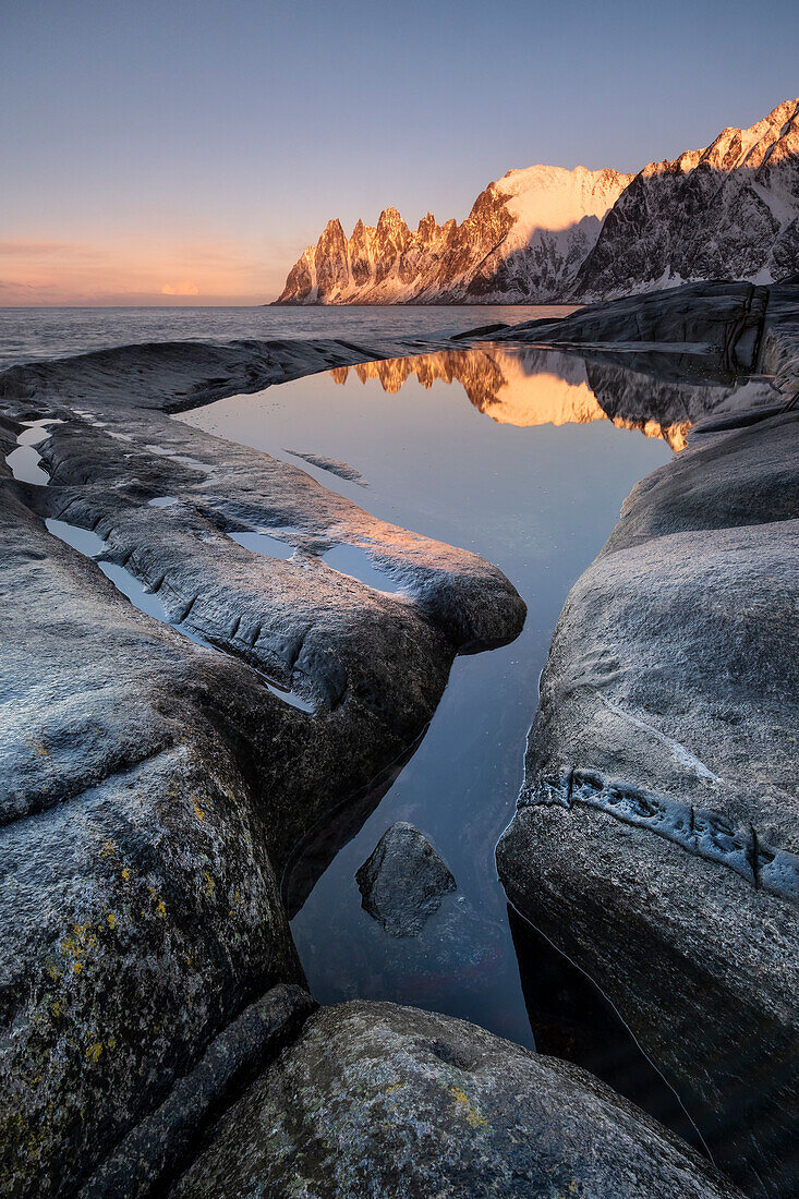 Der Teufelskiefer (die Teufelszähne), Oskornan-Gebirge, Tungeneset, Senja, Troms og Finnmark County, Norwegen, Skandinavien, Europa