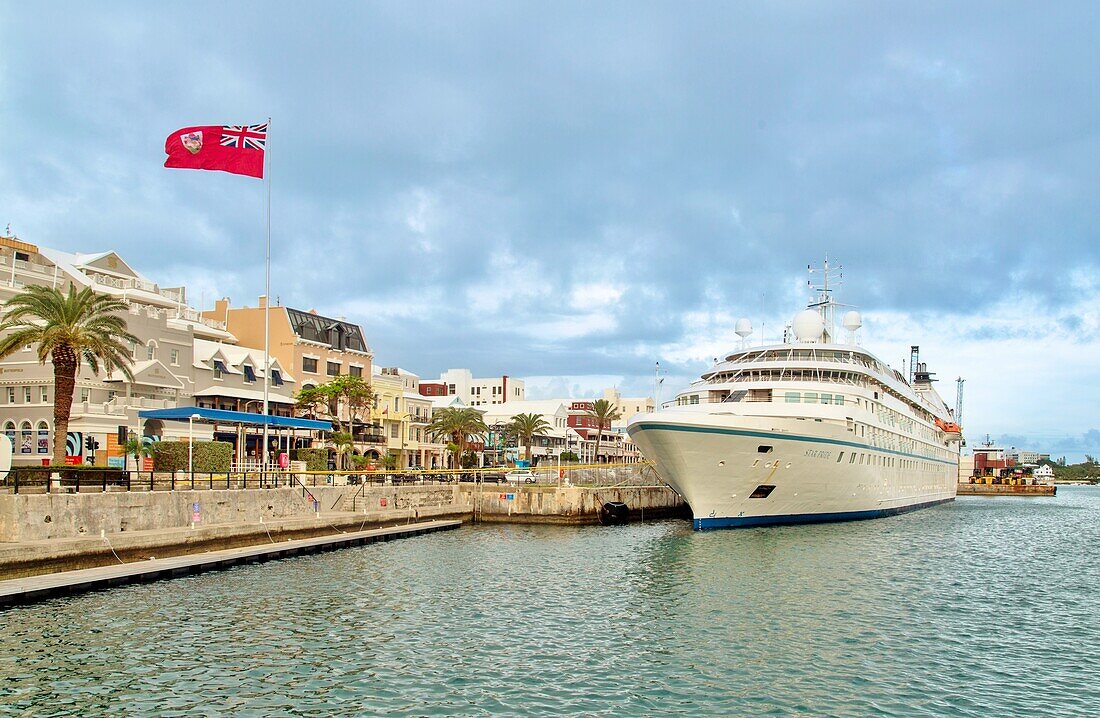 The Windstar Cruises liner Star Pride docked on Front Street, Hamilton, Bermuda, Atlantic, Central America