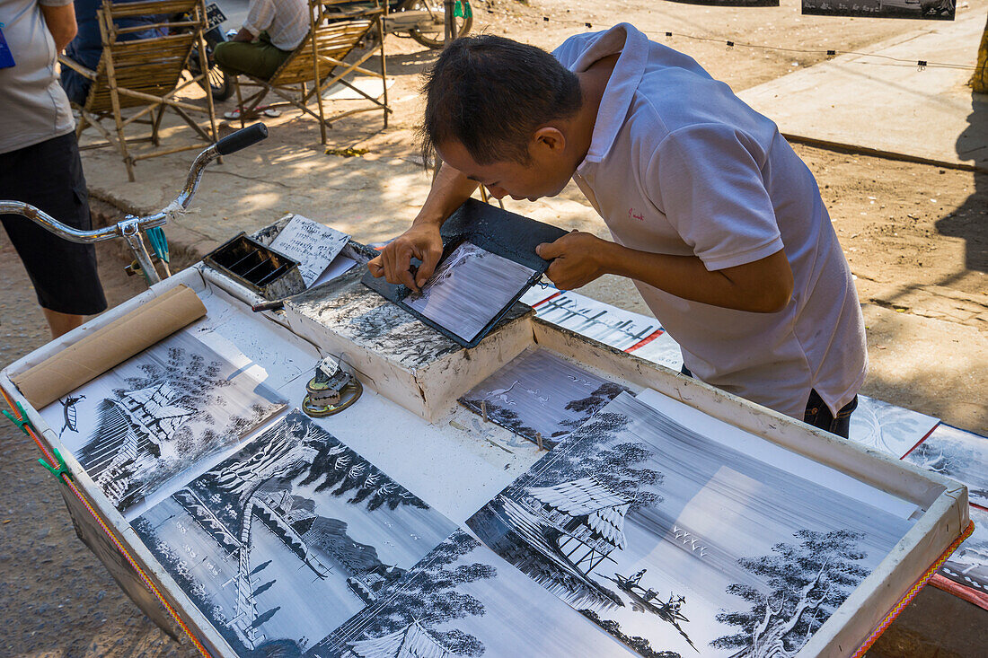 Man drawing with ink, Mandalay, Myanmar (Burma), Asia