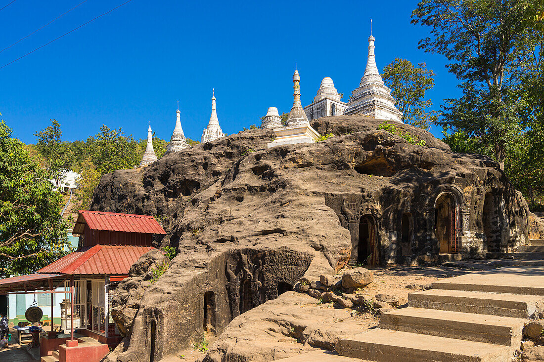 Außenansicht der Hpo Win Daung-Höhlen (Phowintaung-Höhlen), Monywa, Myanmar (Birma), Asien
