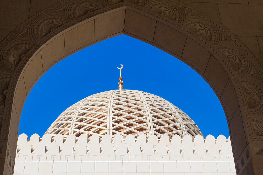 Dome of Sultan Qaboos Grand Mosque, Muscat, Oman, Middle East