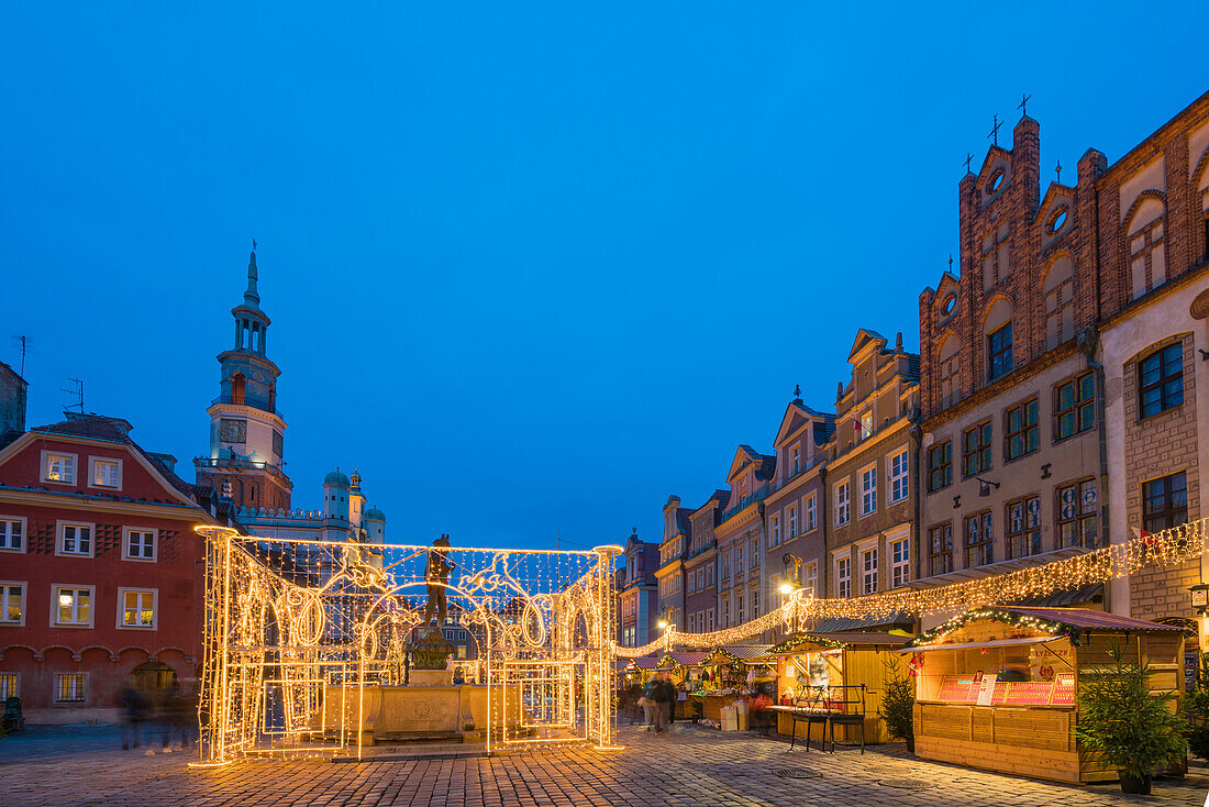 Christmas markets at Old Market Square, Poznan, Poland, Europe