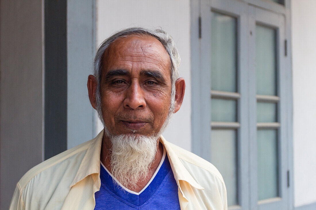 Birmanischer Mann, Hsipaw, Shan-Staat, Myanmar (Burma), Asien