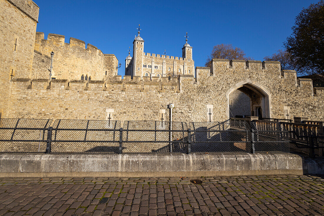 Tower of London von außen, UNESCO-Weltkulturerbe, London, England, Vereinigtes Königreich, Europa