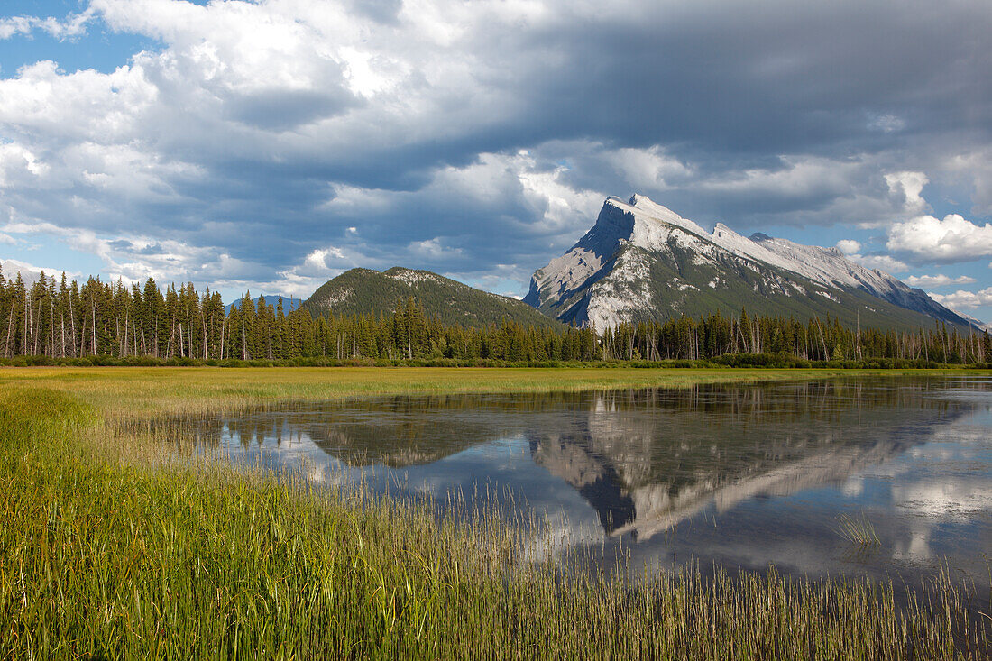 Mount Rundle and Vermillion Lakes, Banff National Park, UNESCO World Heritage Site, Alberta, Rocky Mountains, Canada, North America