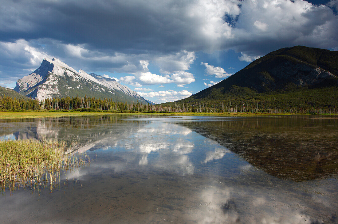 Mount Rundle and Vermillion Lakes, Banff National Park, UNESCO World Heritage Site, Alberta, Rocky Mountains, Canada, North America