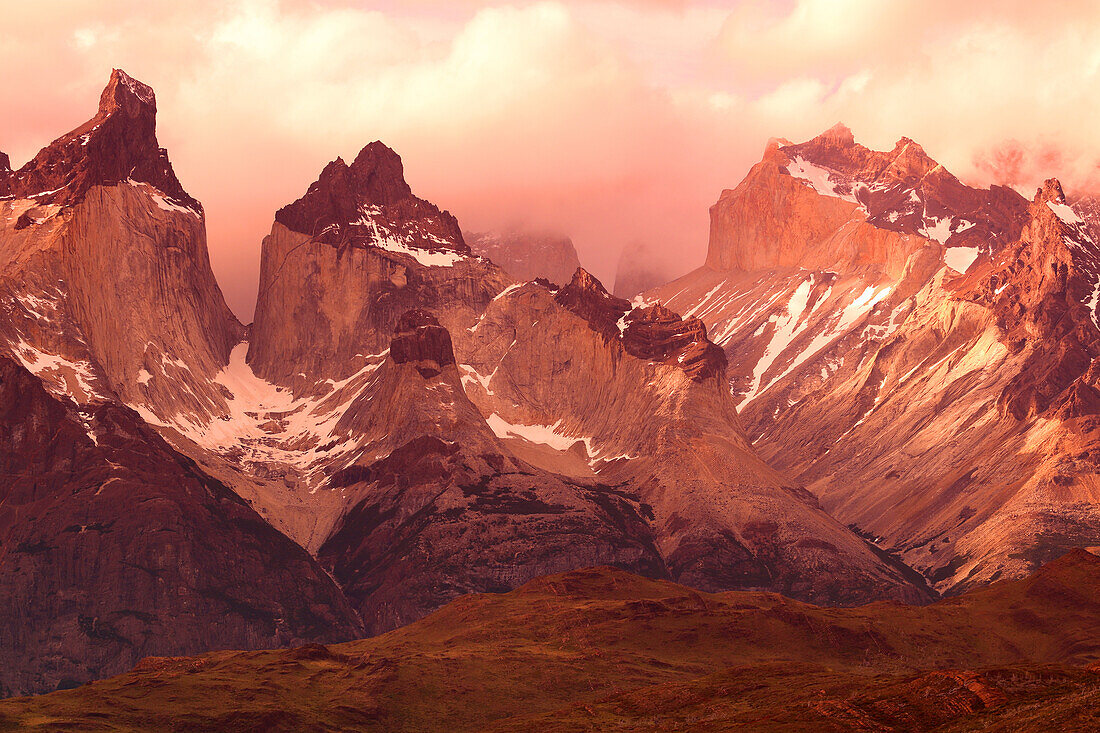 Torres und Cuernos, Torres del Paine National Park, Patagonien, Chile, Südamerika