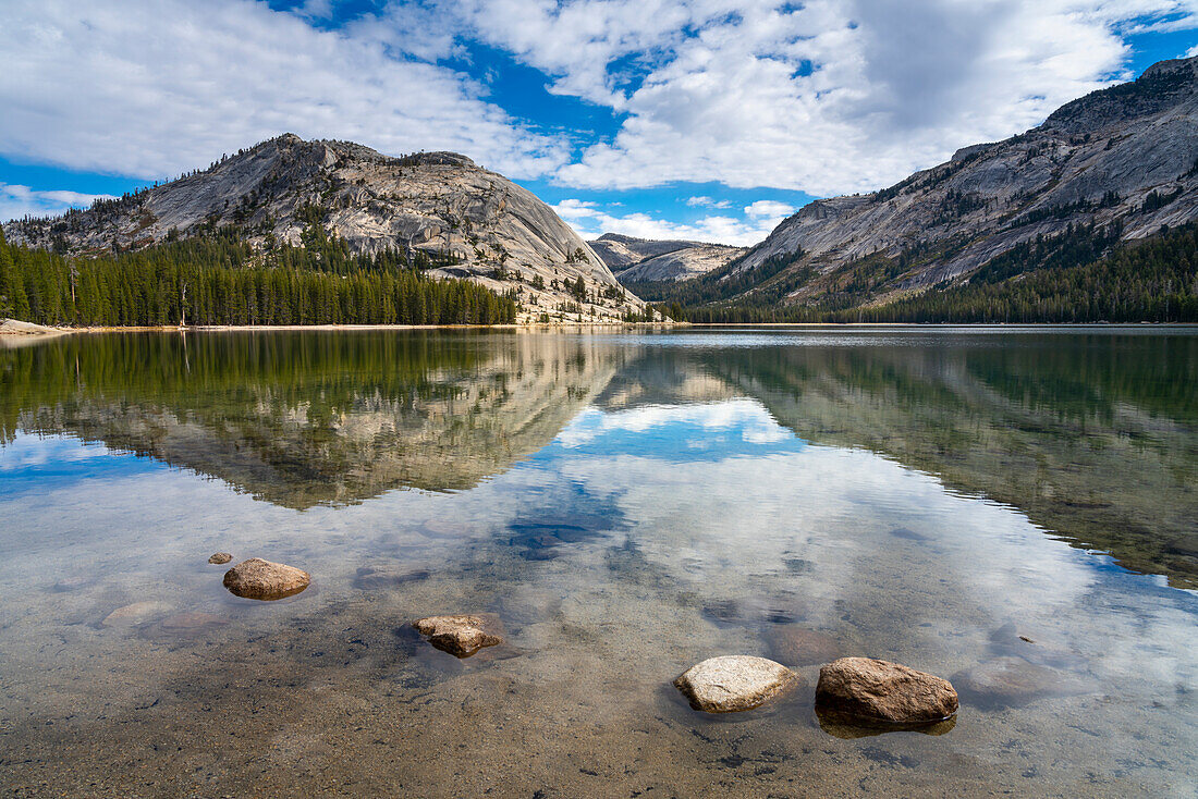Tenaya Lake, Yosemite National Park, UNESCO World Heritage Site, California, United States of America, North America