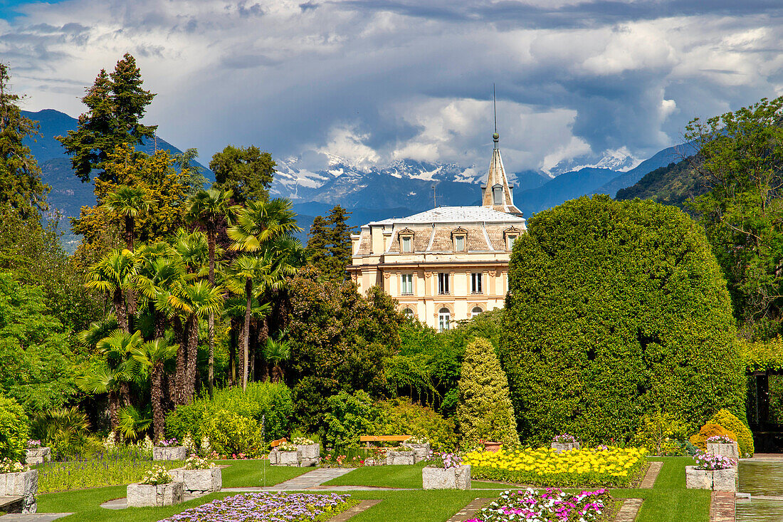 The botanical gardens of Villa Taranto, Pallanza, Lake Maggiore, Verbania District, Piedmont, Italian Lakes, Italy, Europe