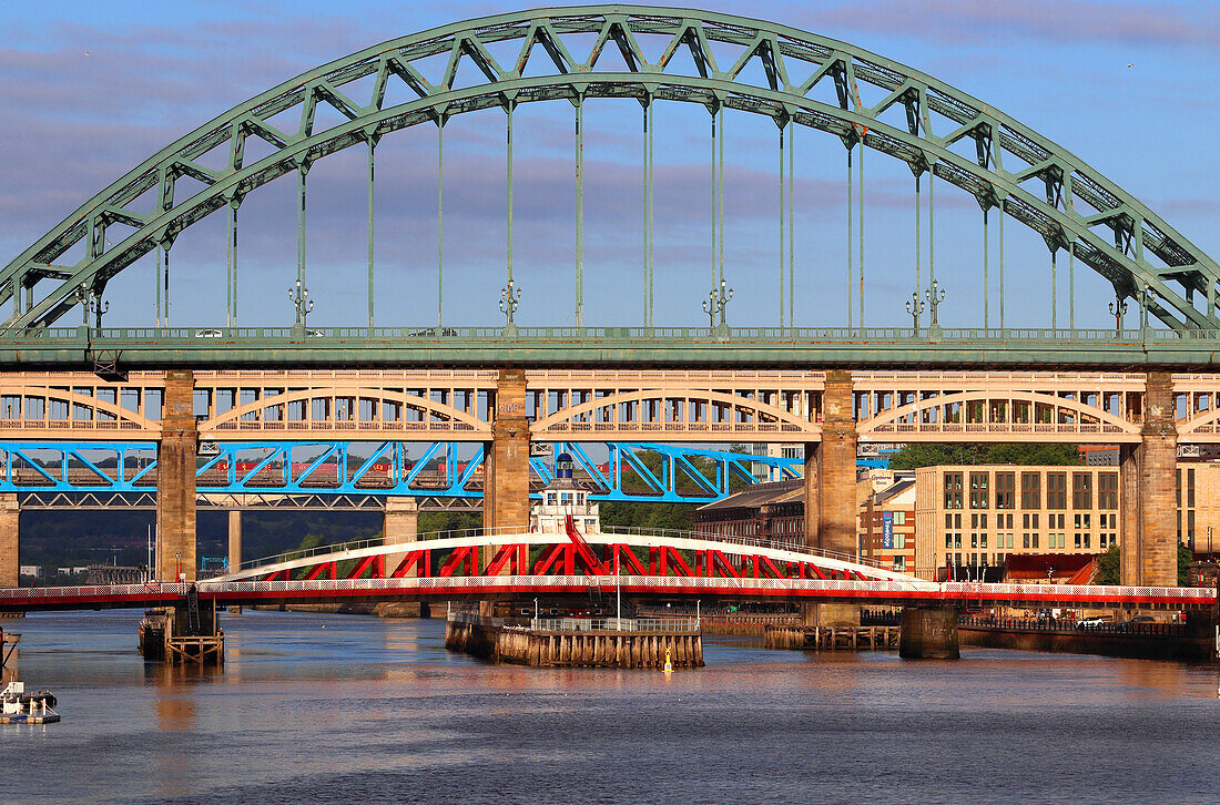 Brücken über den Fluss Tyne, Newcastle-upon-Tyne, Tyne and Wear, England, Vereinigtes Königreich, Europa