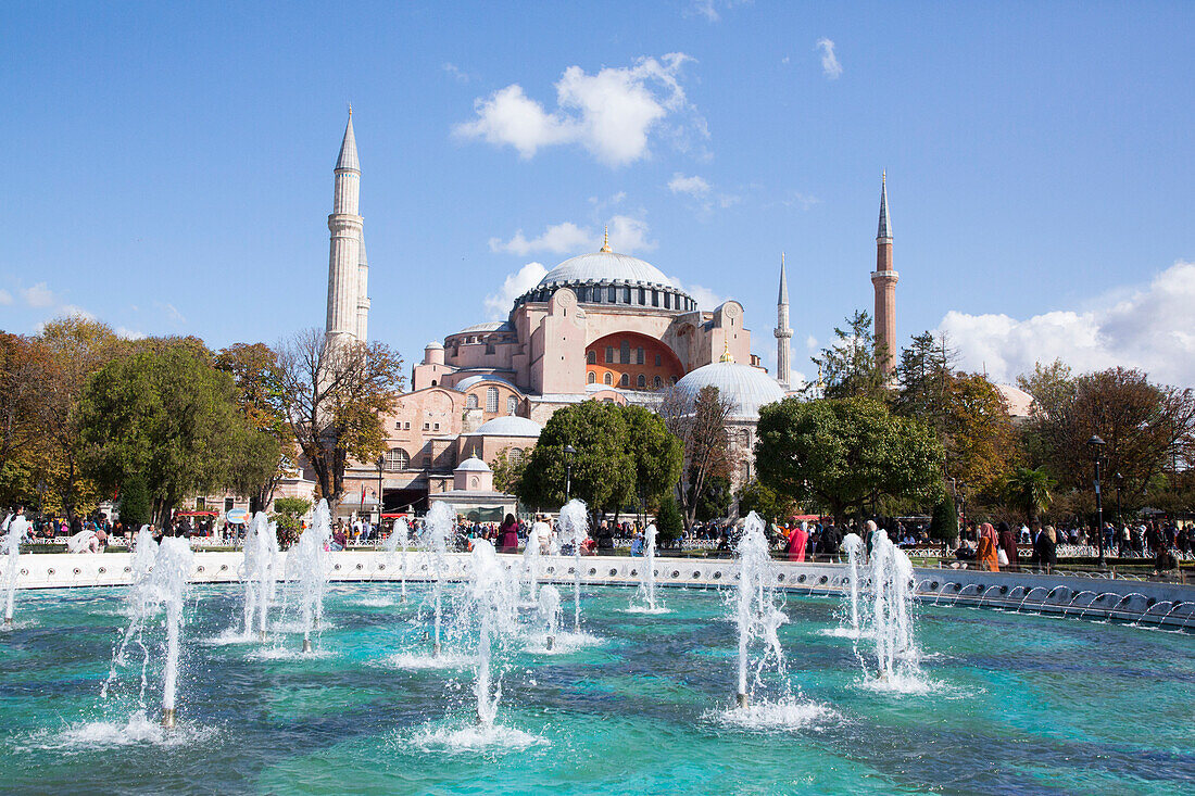 Water Fountain, Hagia Sophia Grand Mosque, 360 AD, UNESCO World Heritage Site, Istanbul, Turkey, Europe