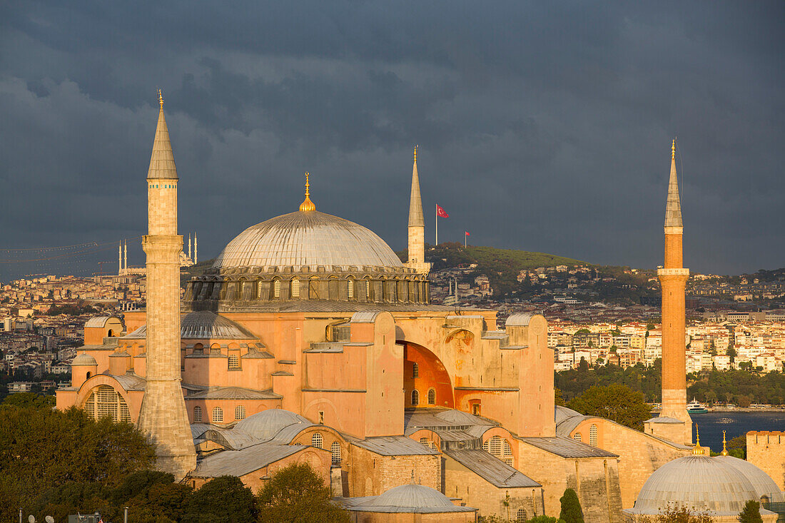 Approaching storm, Hagia Sophia Grand Mosque, 360 AD, UNESCO World Heritage Site, Istanbul, Turkey, Europe