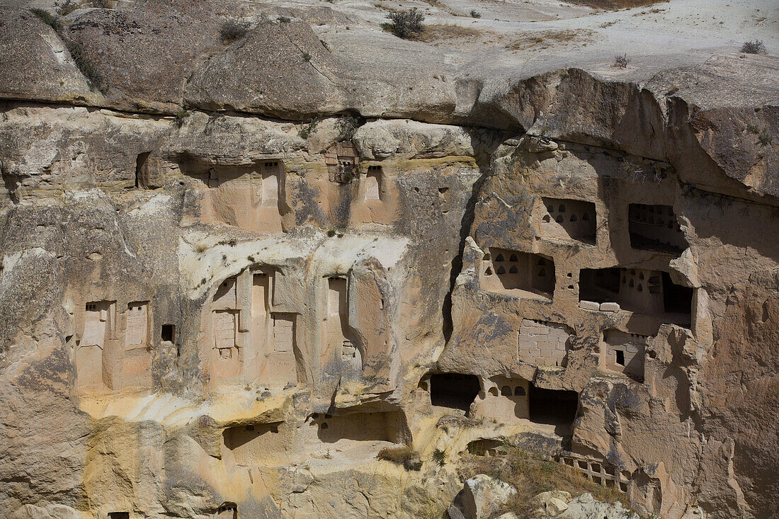 Höhlenwohnungen, bei Cavusin, Region Kappadokien, Provinz Nevsehir, Anatolien, Türkei, Kleinasien, Asien