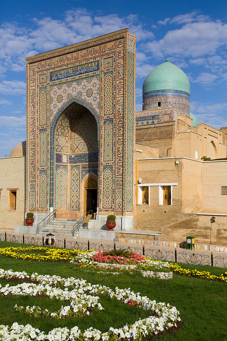 Eingangstor, Shah-I-Zinda, UNESCO-Welterbestätte, Samarkand, Usbekistan, Zentralasien, Asien